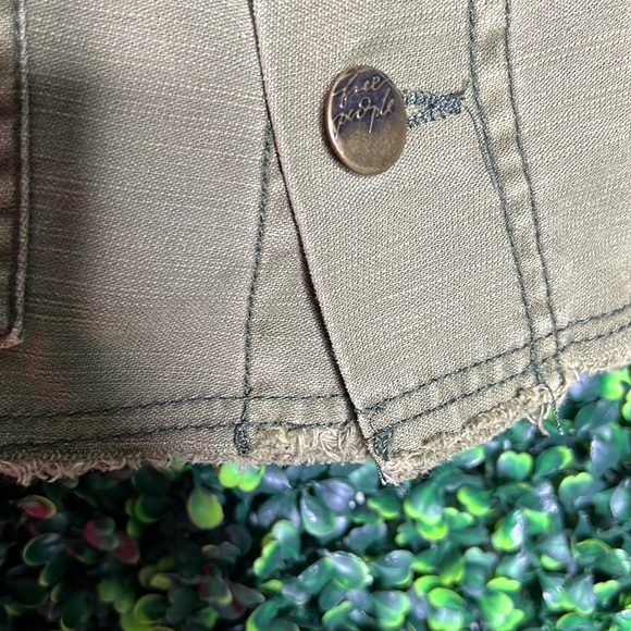Free People army style button up mini skirt belted army green Sz 0 raw hem - Picture 3 of 4